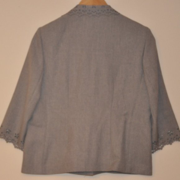 Alfred Dunner Womens Petite Flowerd Gray Jacket - Picture 2 of 12